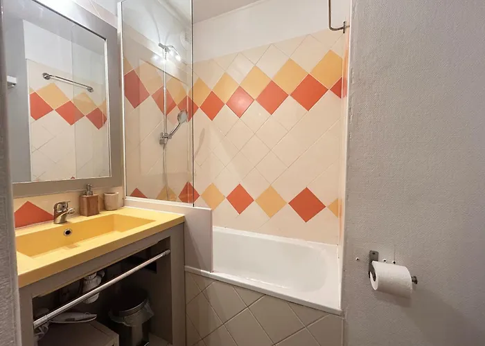 Cosy- 4 Pers Hyper Centre - A 2 Min A Pied Apartman Saint-Raphaël