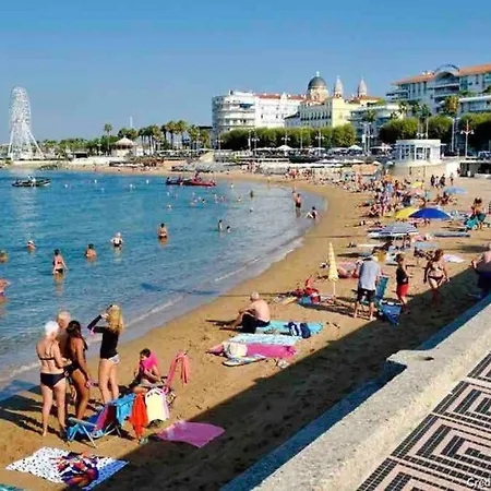 Cosy- 4 Pers Hyper Centre - A 2 Min A Pied Saint-Raphaël